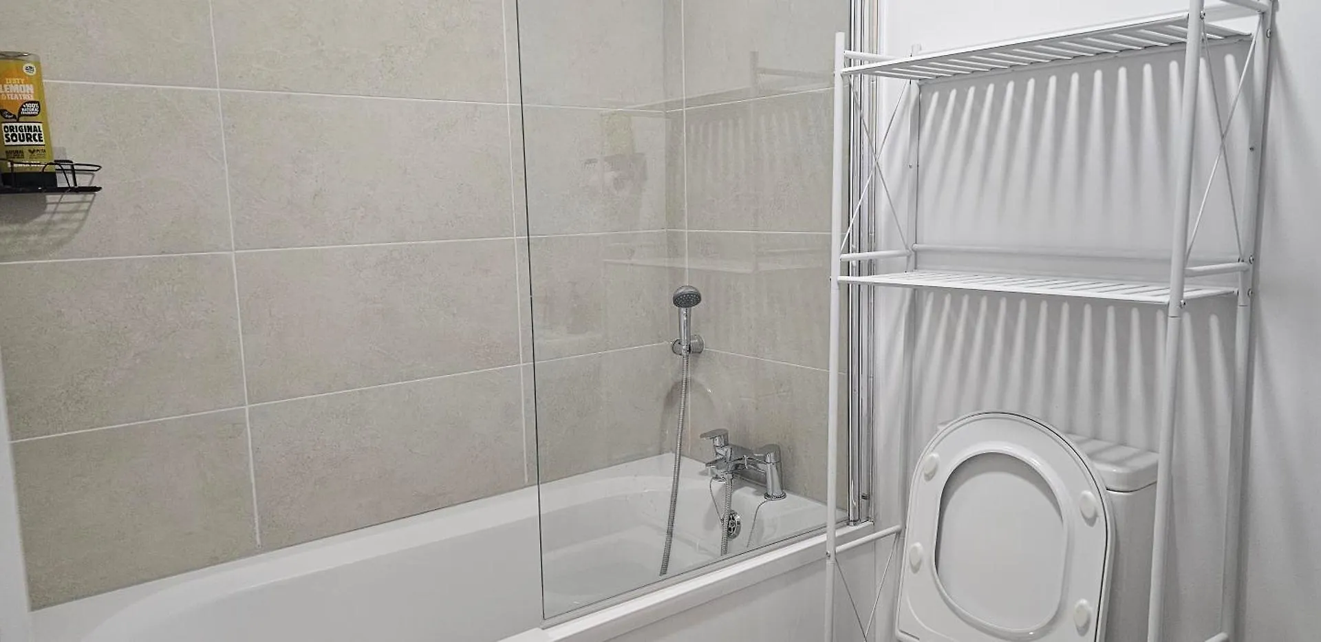 Abi'S World Hotel Tyrrelstown