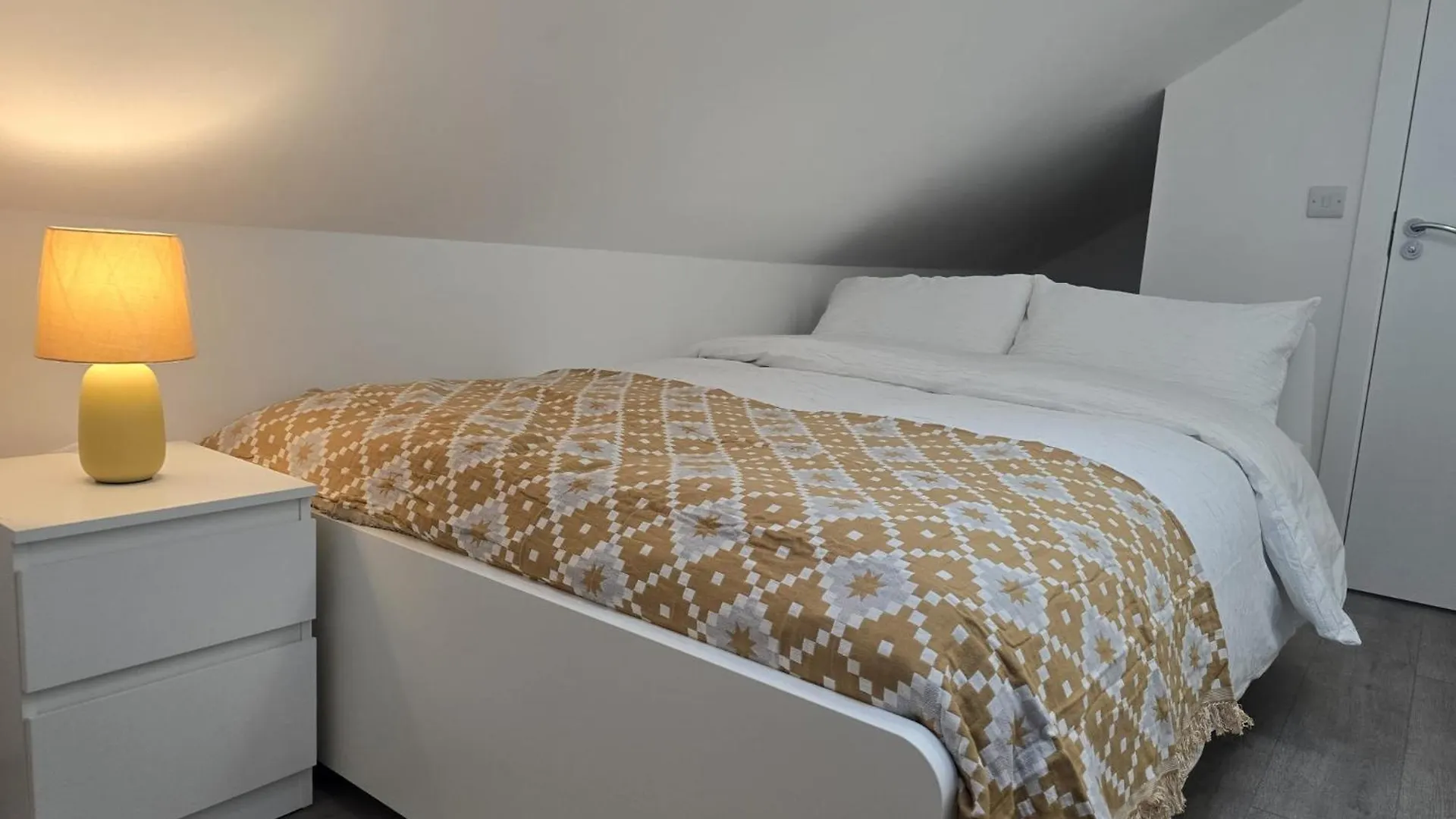 Inn Abi'S World Hotel Tyrrelstown